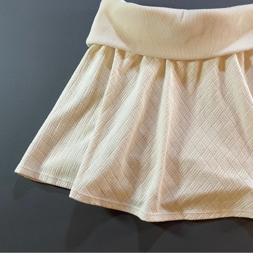 ALO Yoga Cream Skirt - Picture 11 of 12